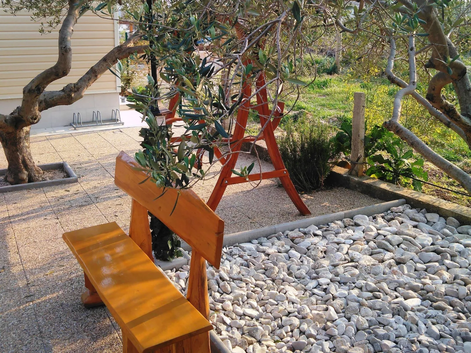 Manora Sucuraj Pool Gästehaus-Image-tags.info