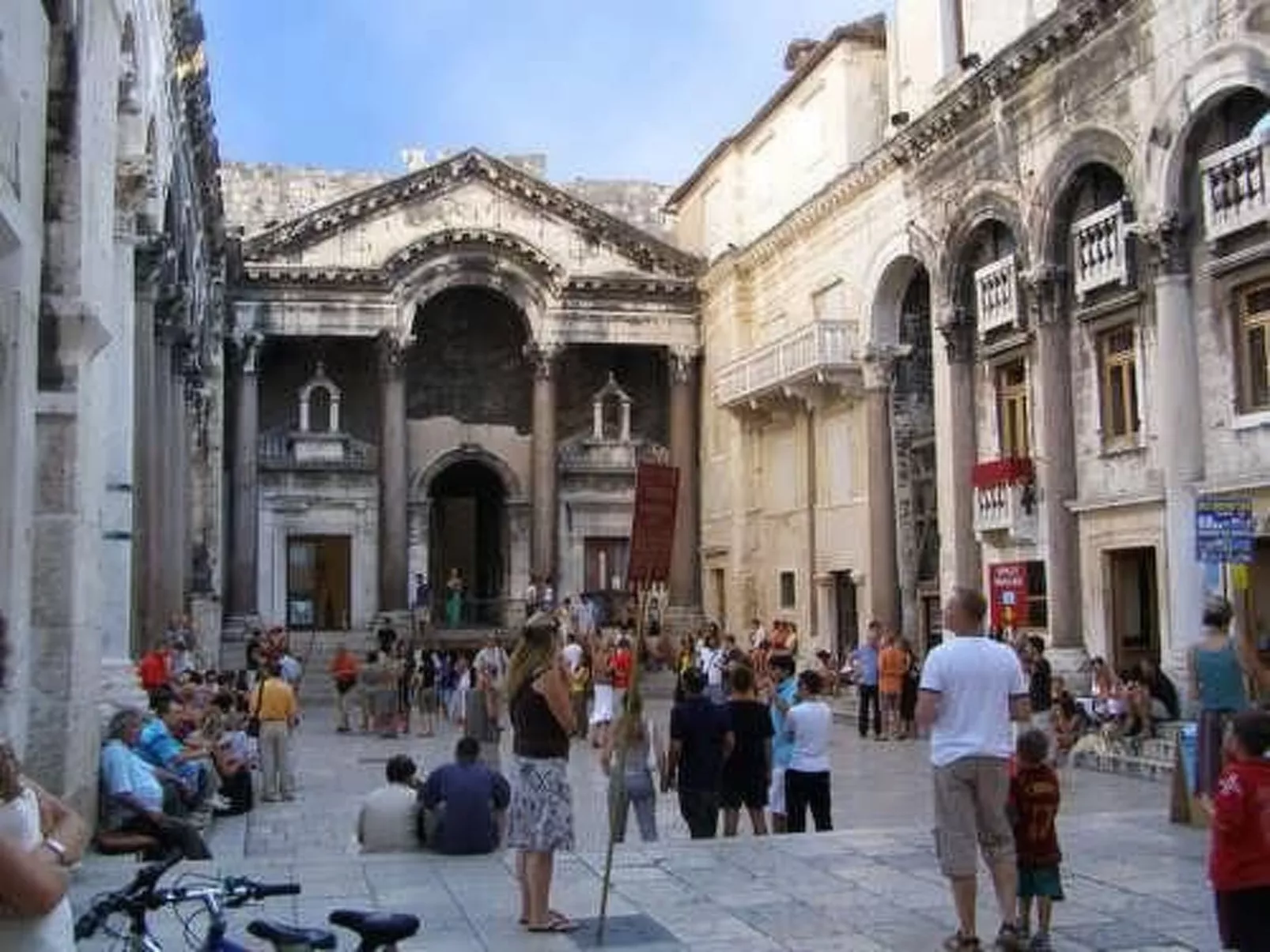 Studio im Erdgeschoss, beim berühmten Znjan-Strand-Draußen