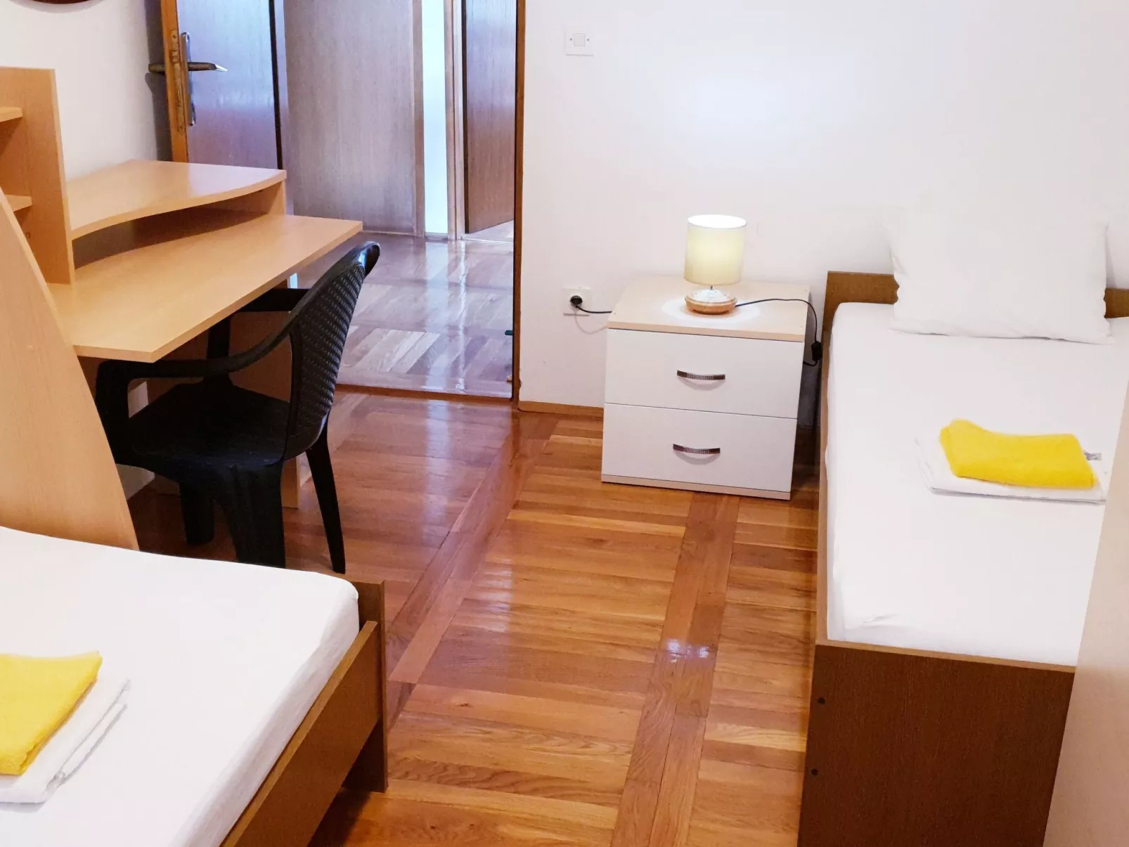 ''Adriana R.''-Drinnen