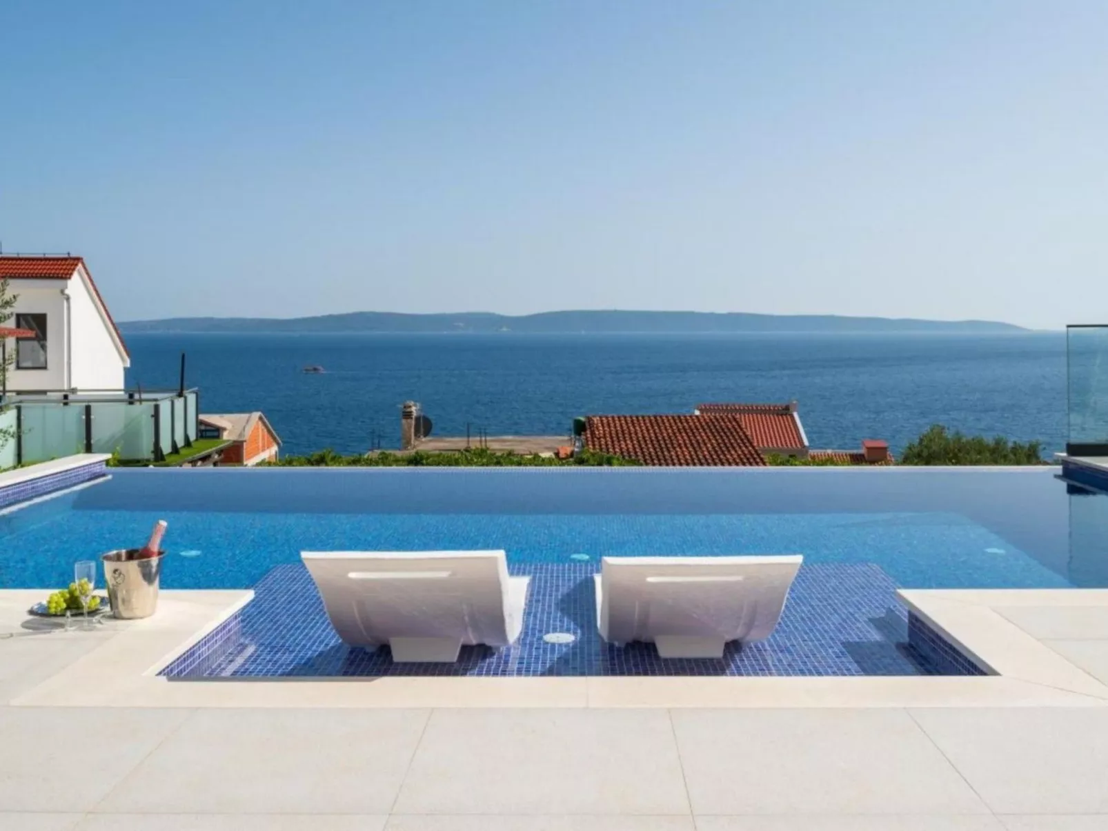 Villa Julian mit beheiztem Pool-Dedans