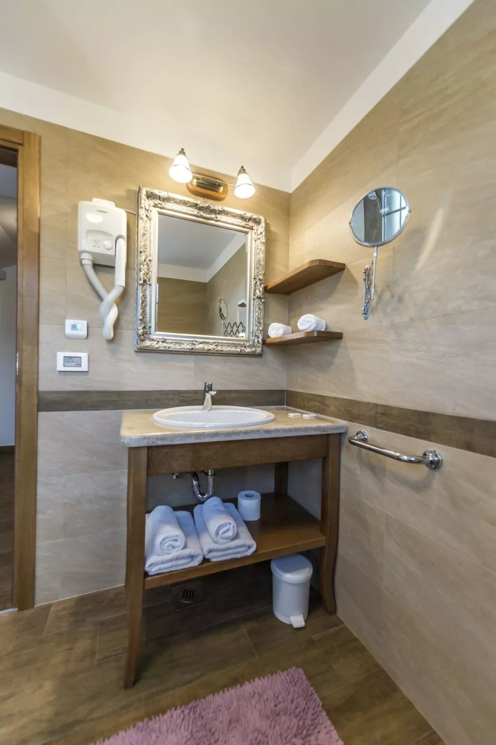 VILLA CON WELLNESS A 1 KM DAL MARE-Drinnen