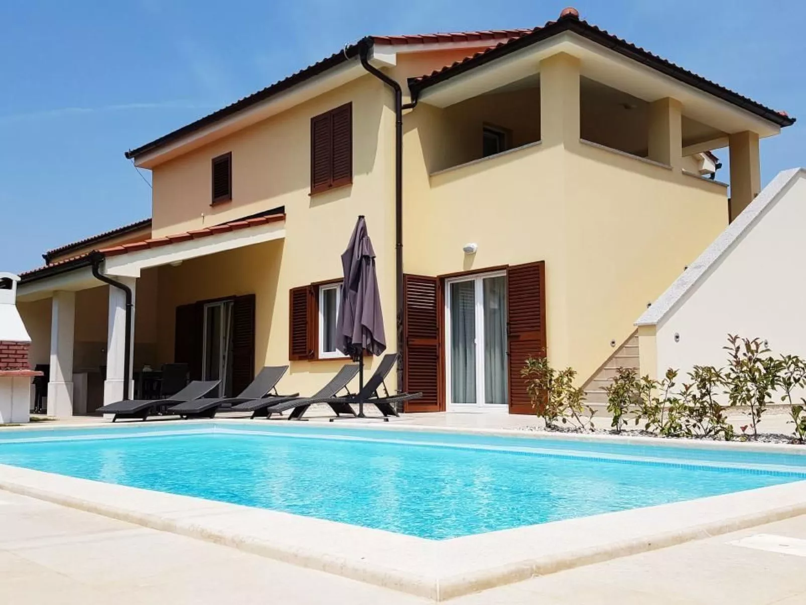 In Banjole mit Privatem Pool-Outside