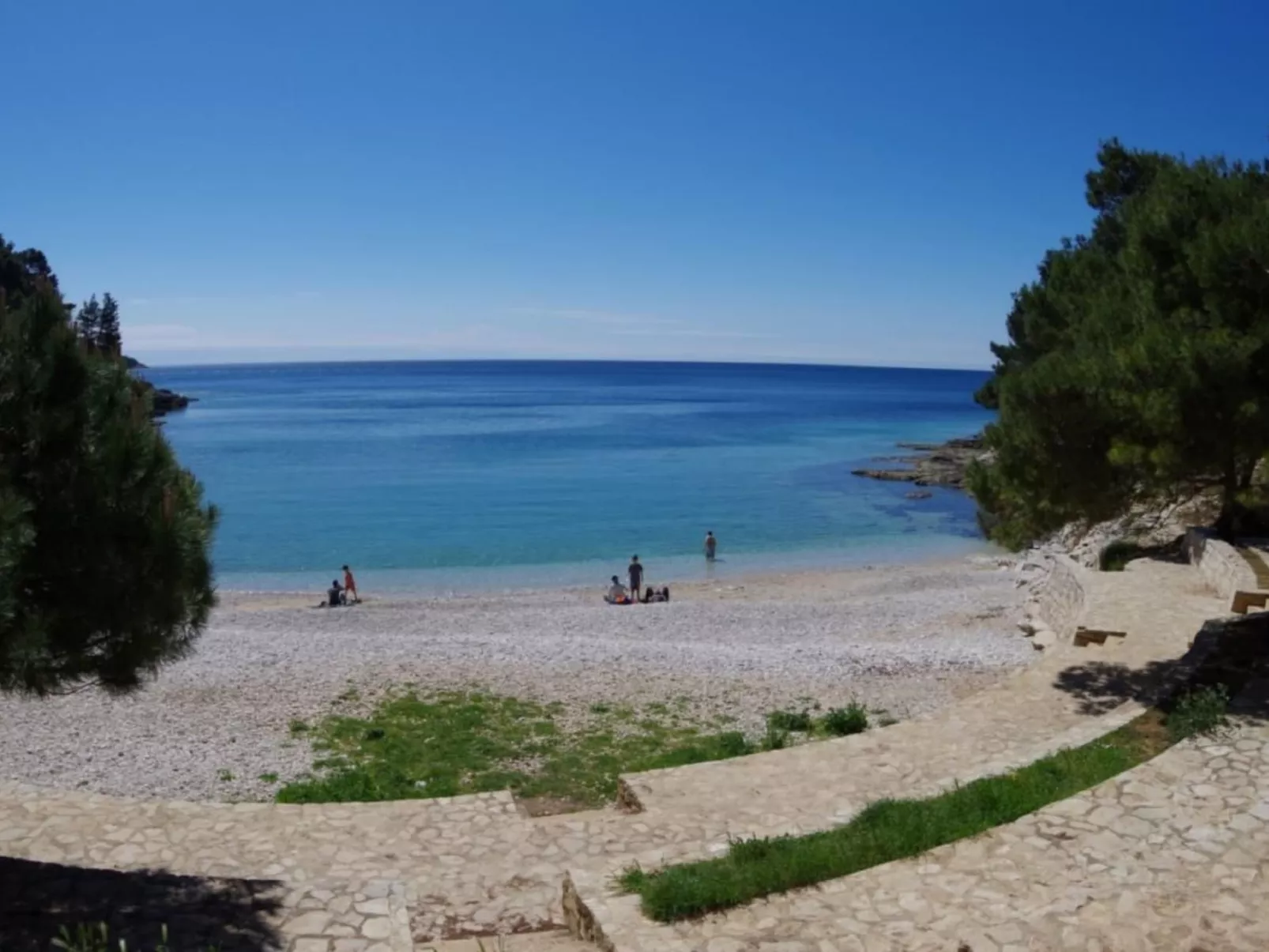 "Dunja", Pula-Dehors