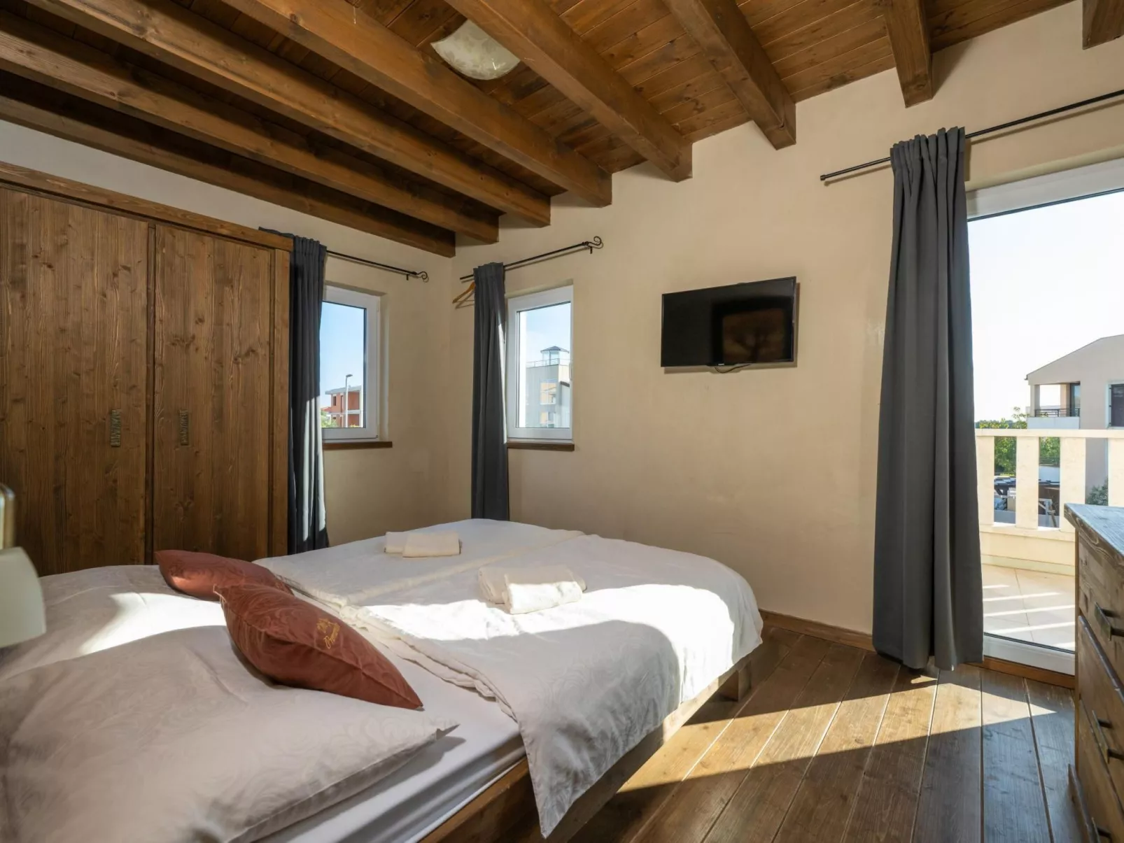 Villa Castagna in Premantura mit Pool und Sauna-Dedans