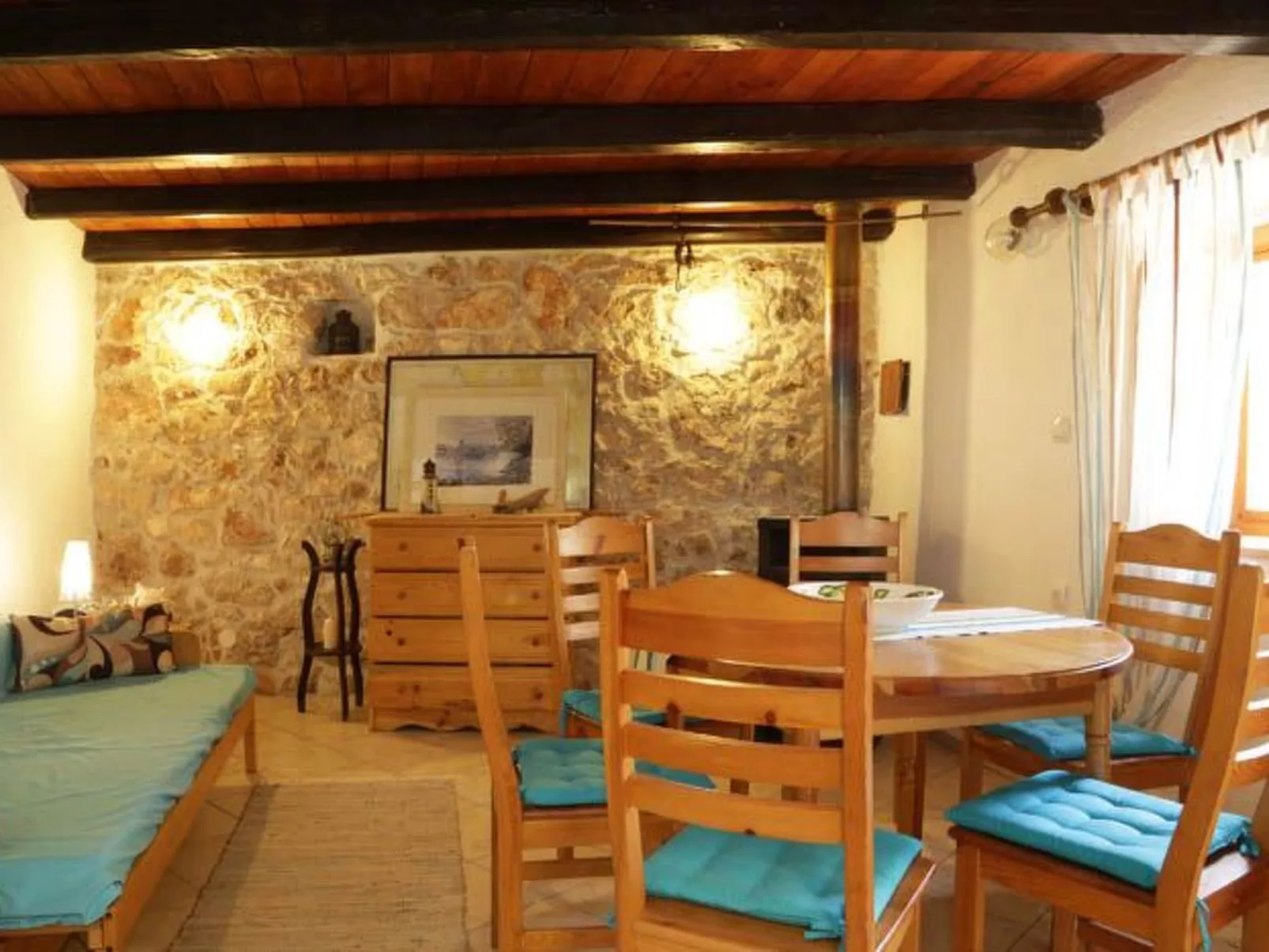 Typisch istrisches Steinhaus mit Grill und Garten-Inside