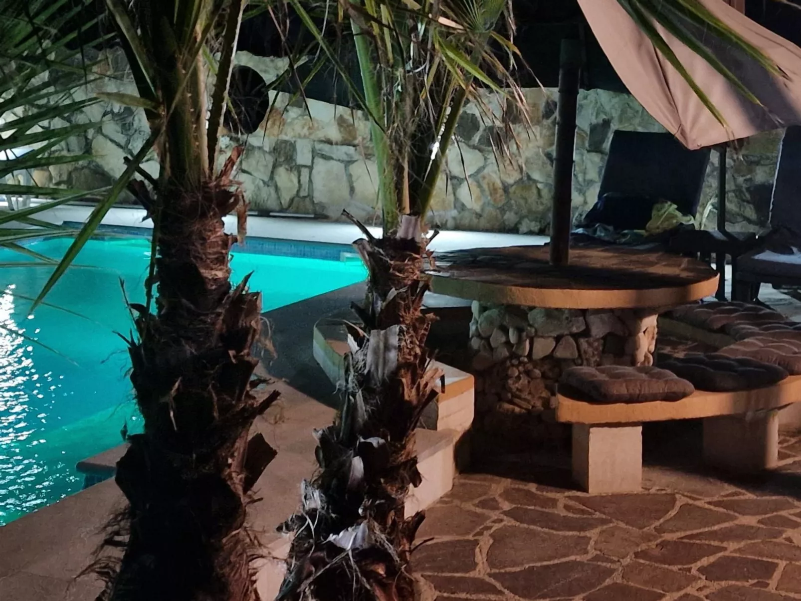 Schönes Haus in Pomer mit privatem Parkplatz-Draußen