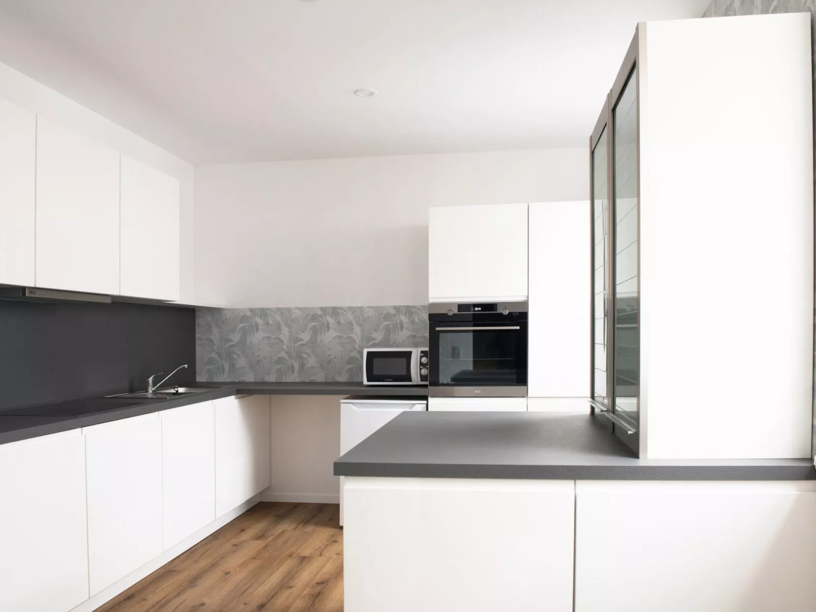 Kinas Suite EG-Drinnen