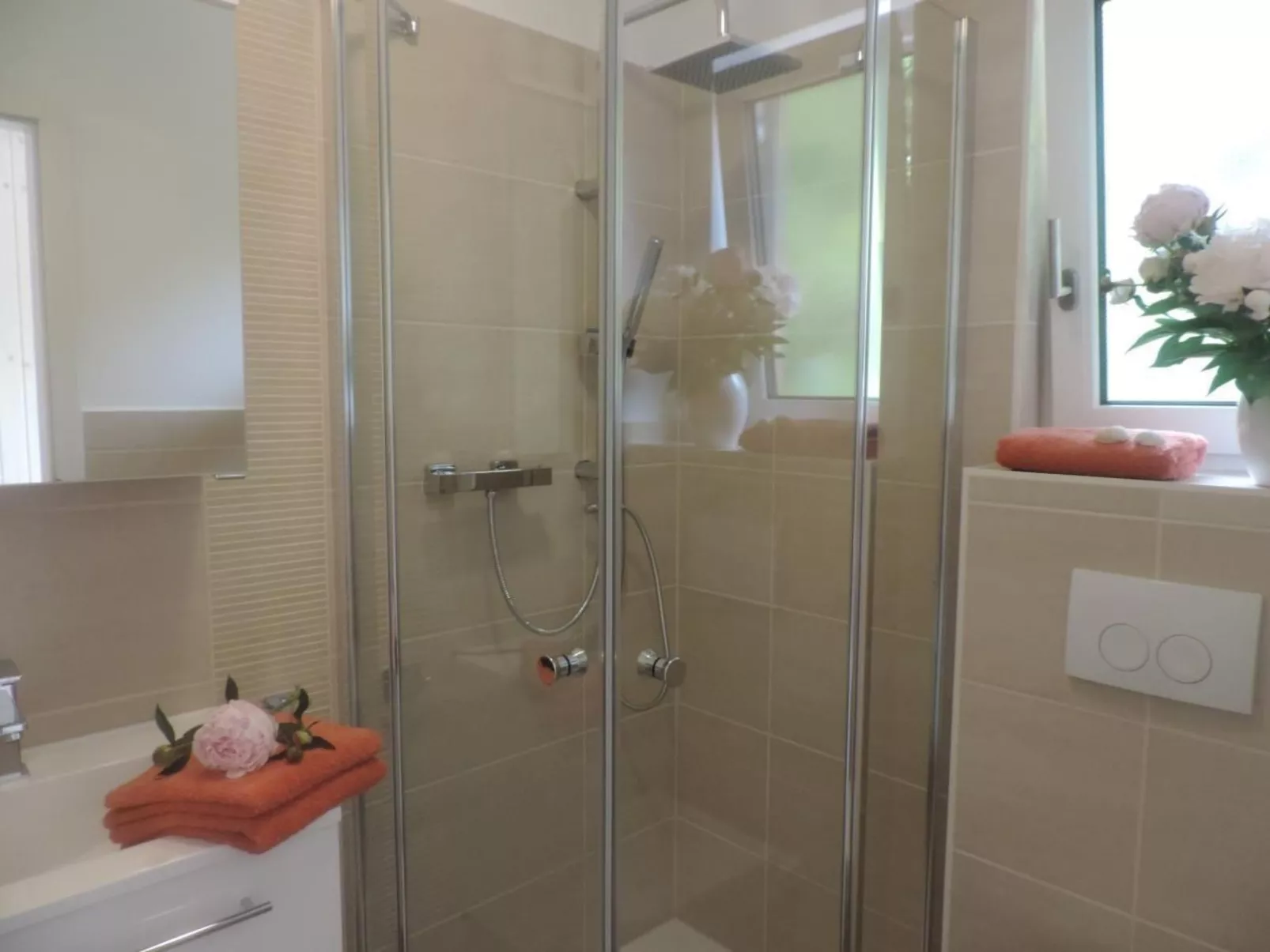 Gartenblick in Vöhl-Basdorf-Dedans