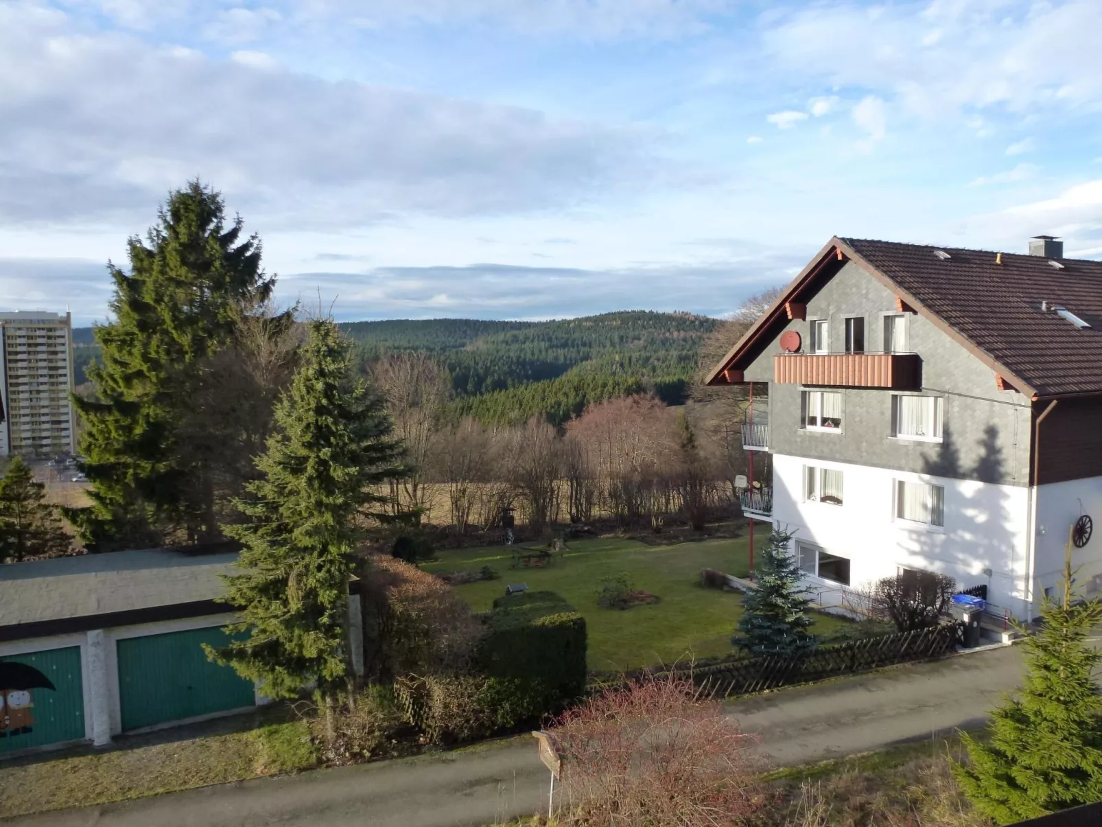 Mit Blick auf die Berge-Draußen