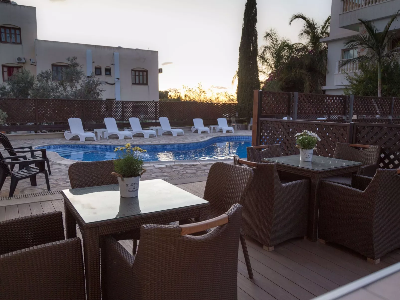 Mit Terrasse-Outside