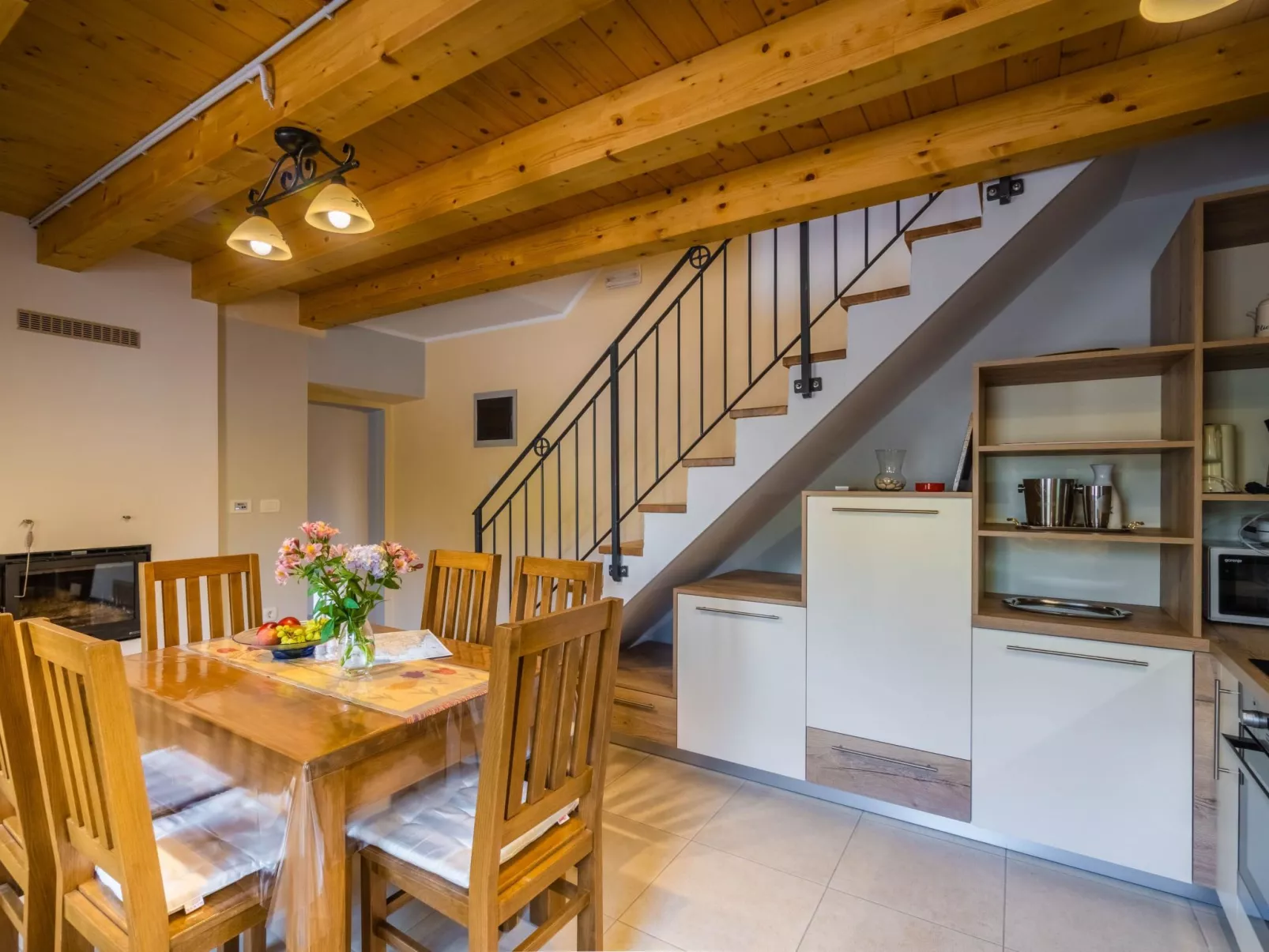 Luxuriöse Villa auf großem Privatgrundstück-Image-tags.info