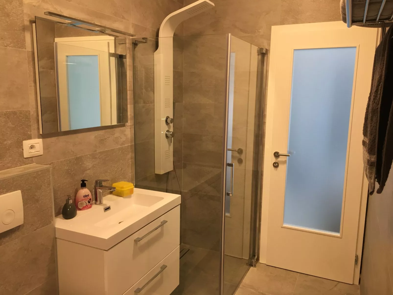 Ferienvilla mit Whirlpool-Drinnen