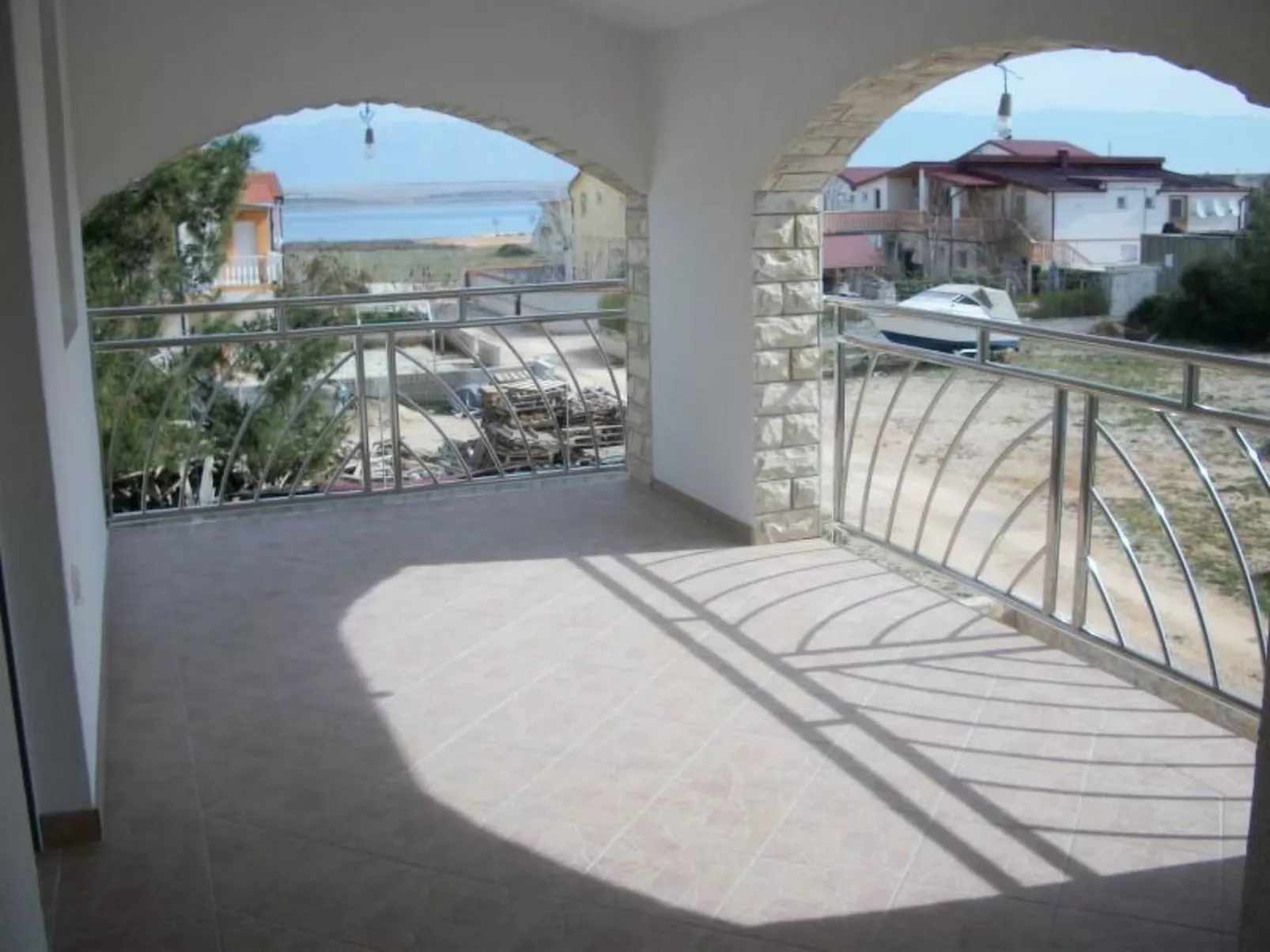 Charmante, sonnige Ferienwohnung-Outside