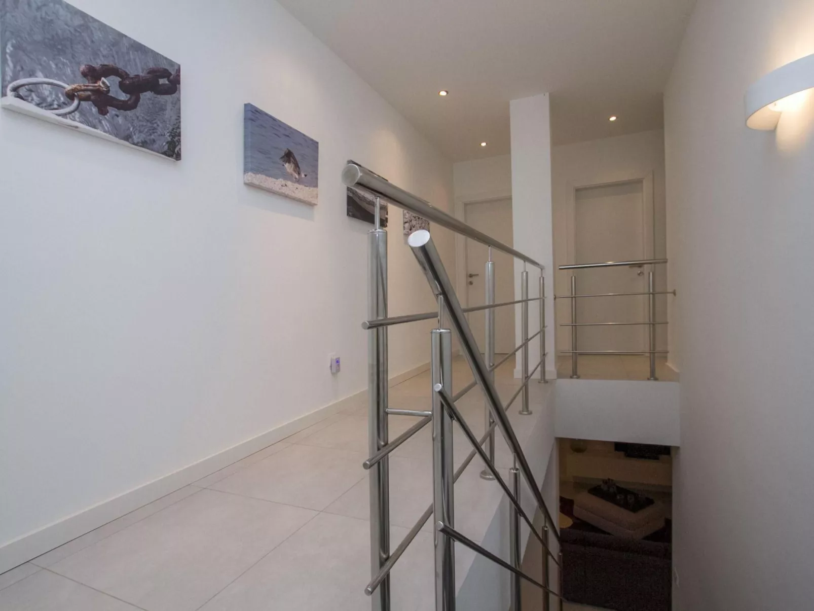 Villa mit Pool-Inside