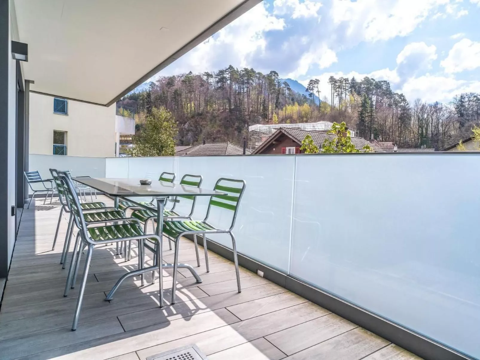 Apt. Flüehblüemli-Dehors