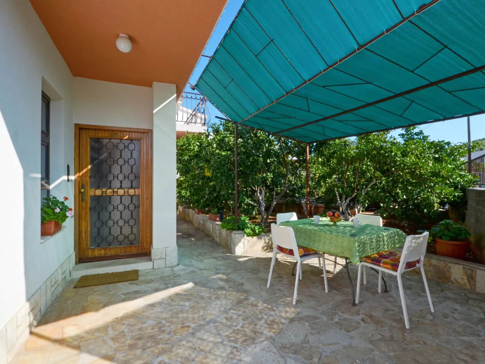 In Slatine mit Garten und Terrasse-Dehors