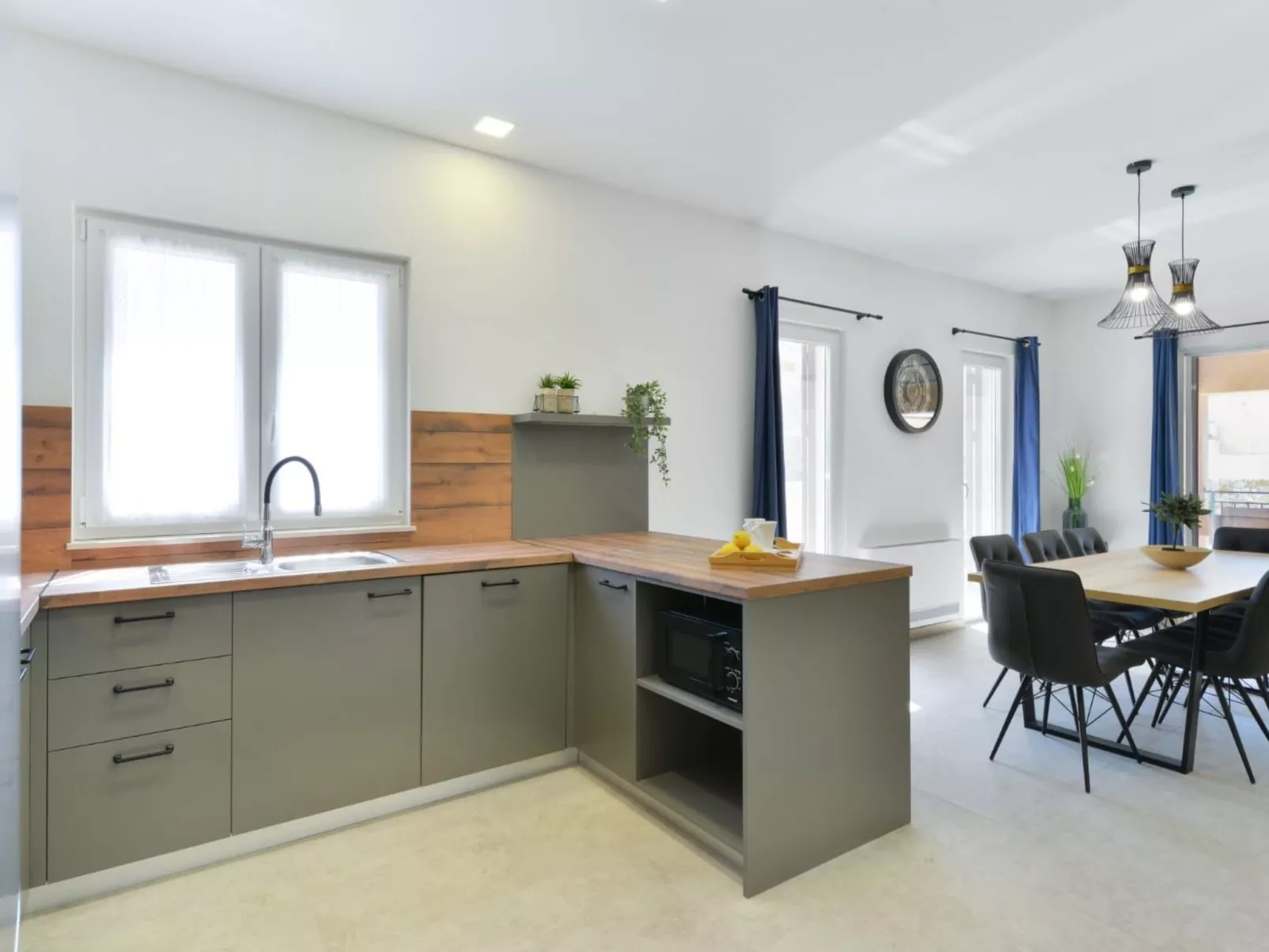 Villa Vid 03 mit beheiztem Pool -TA Leut Agency-Dedans