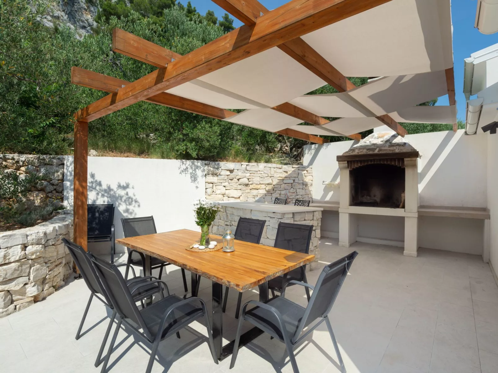 3 Schlafzimmer Villa mit beheiztem Pool und Meerblick-Outside