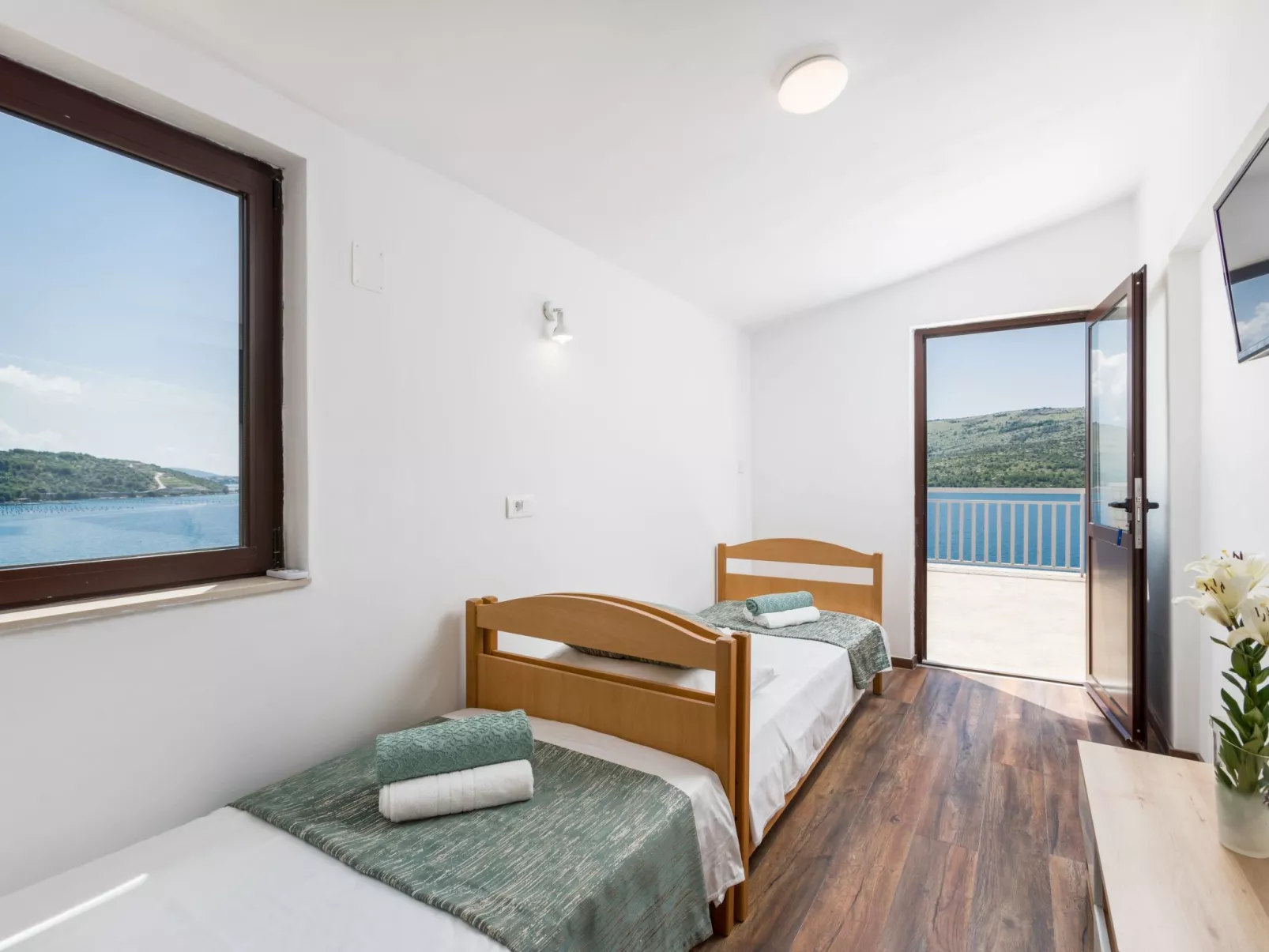 Seaside Villa Lara mit beheiztem Swimmingpool-Dedans