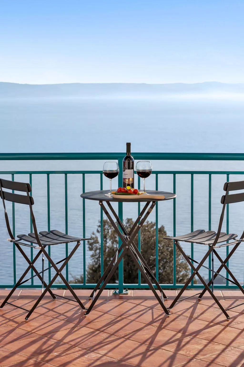 "Podgora" mit Blick auf das Wasser-Outside