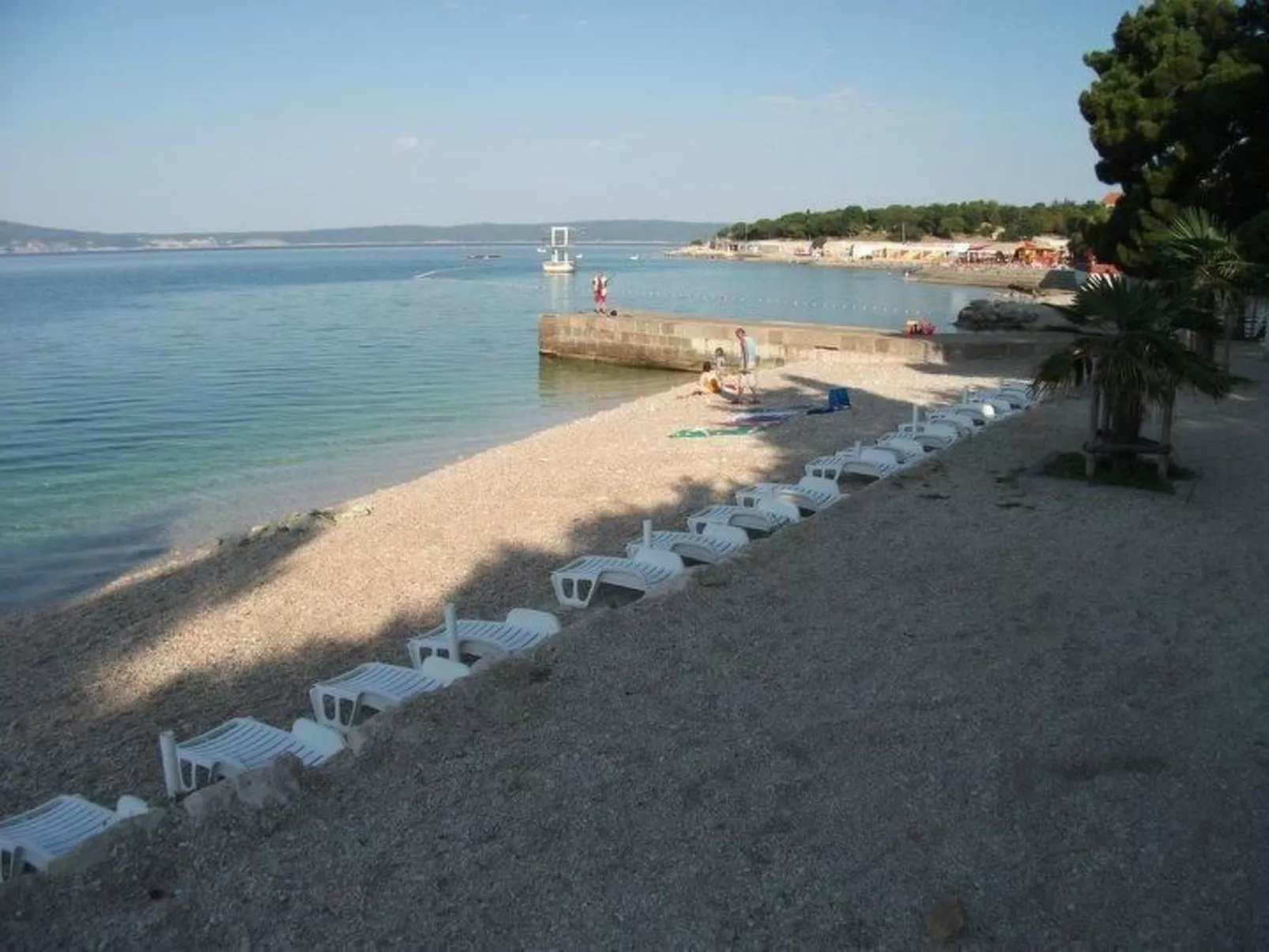 "Adriana" mit Blick auf das Wasser-Outside