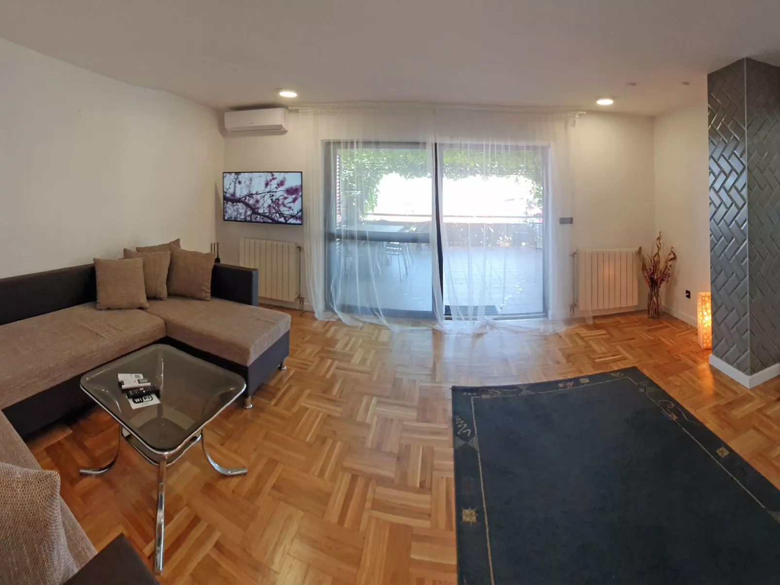 Geräumiges Ferienhaus in Omiš mit Privatem Pool-Dedans