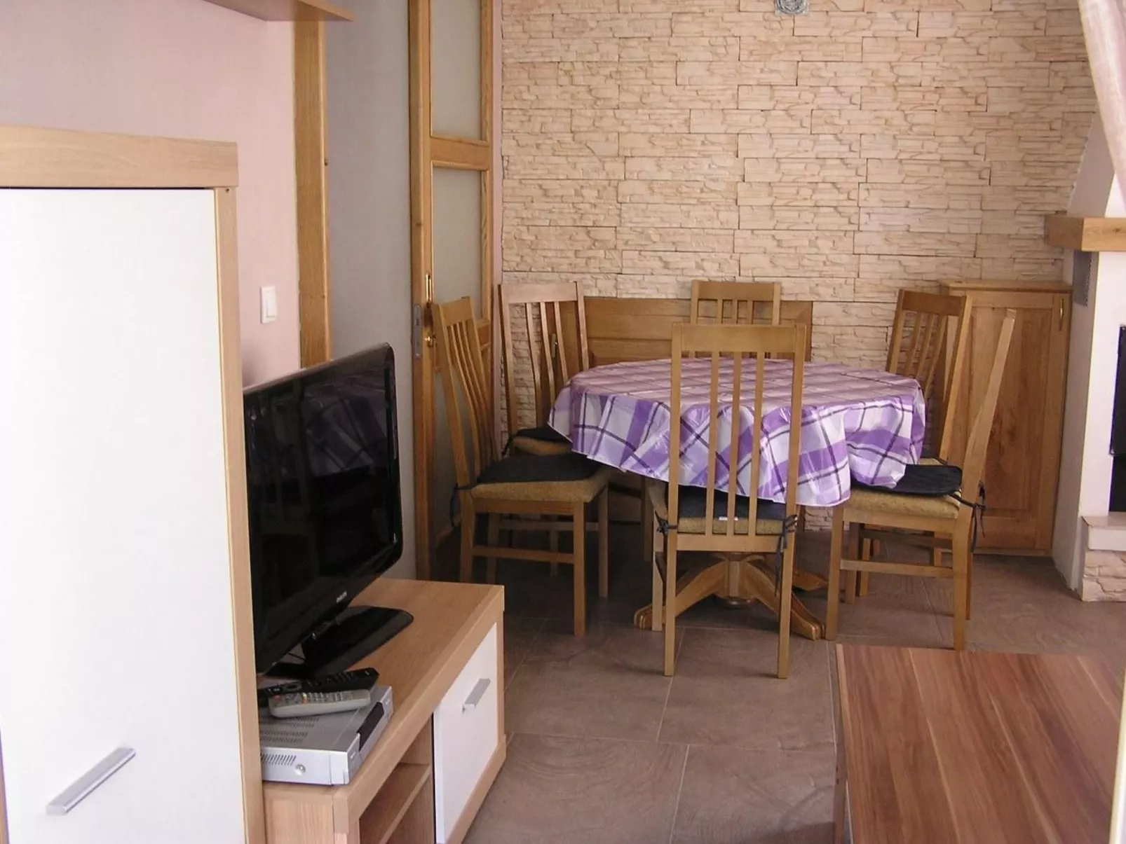 Zwei-Zimmer-Wohnung Radosav-Drinnen