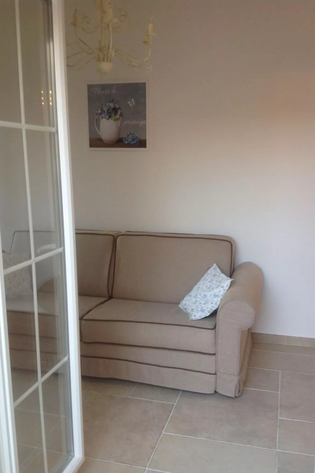 Gemütliche Wohnung in Stoja mit Möbliertem Balkon-Image-tags.info