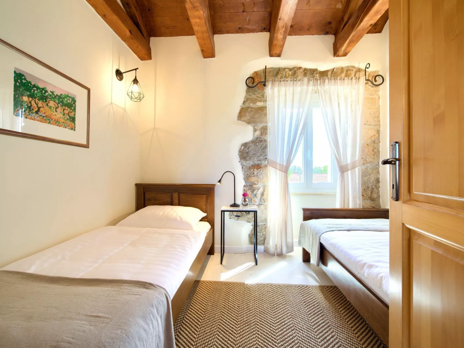 Steinvilla Margaret mit Pool und besonderem Flair-Image-tags.info