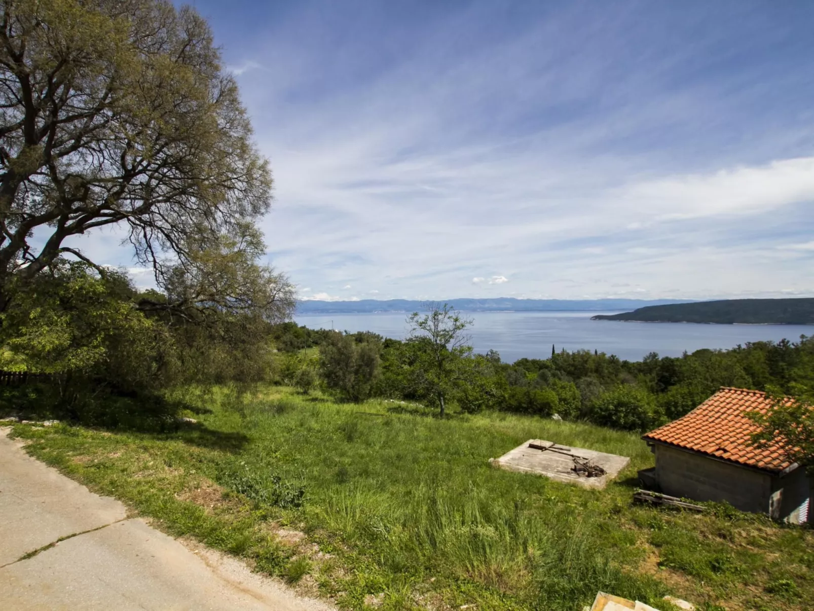 Geräumiges Ferienhaus in Brseč mit Privatem Pool-Draußen
