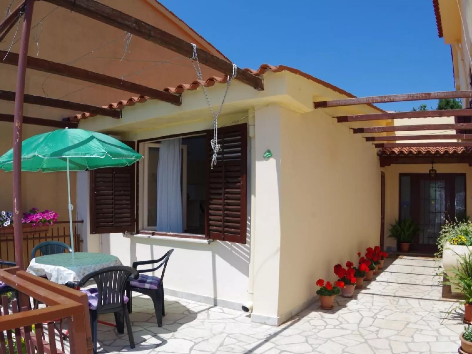 Schönes Apartment in Pješčana Uvala, Strand in der Nähe-Dehors