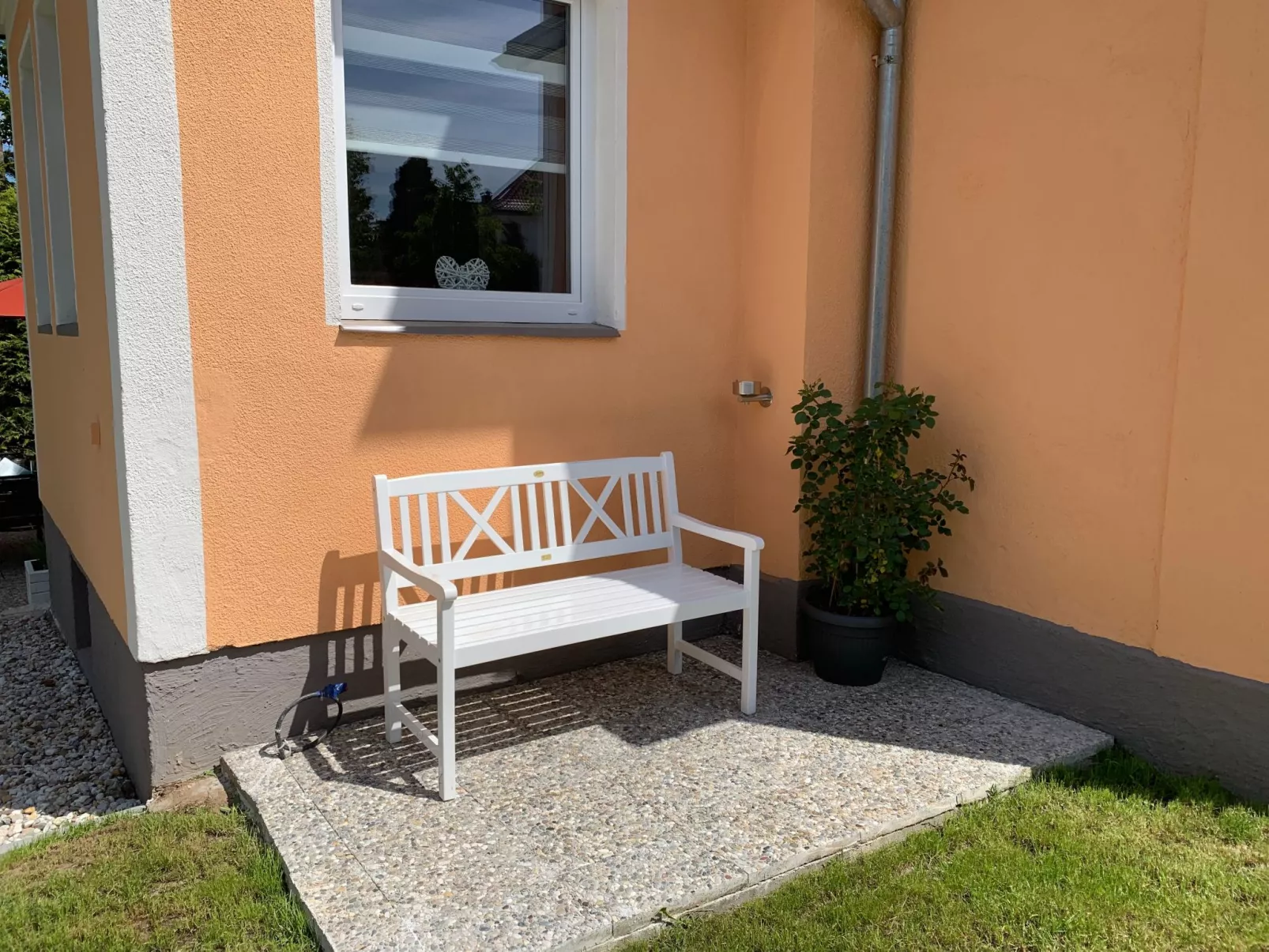 Modernes, gemütliches Ferienhaus mit Terrasse und Garten - Outside