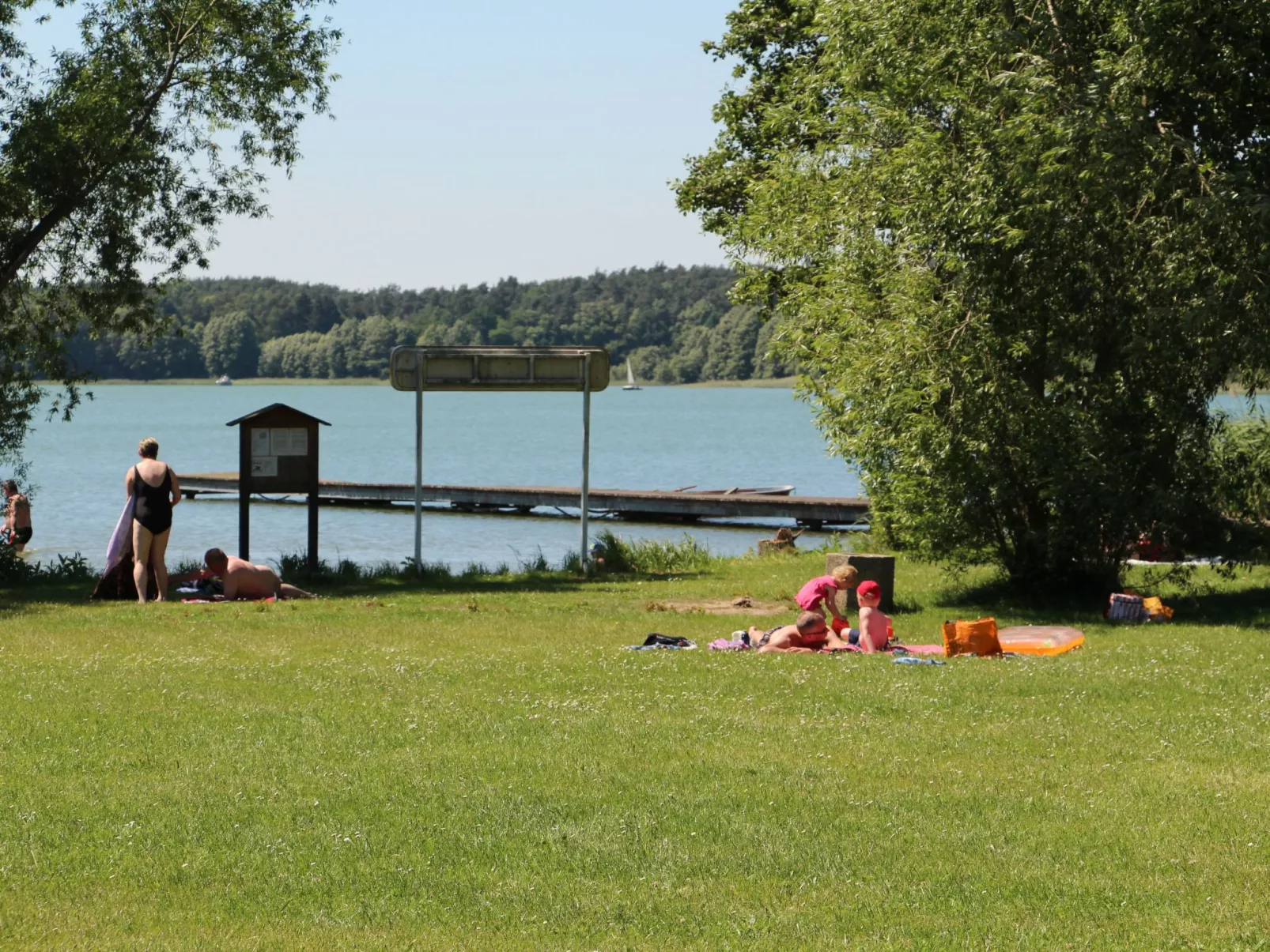 In Hohenlychen mit Grill, Loggia 5-Drinnen