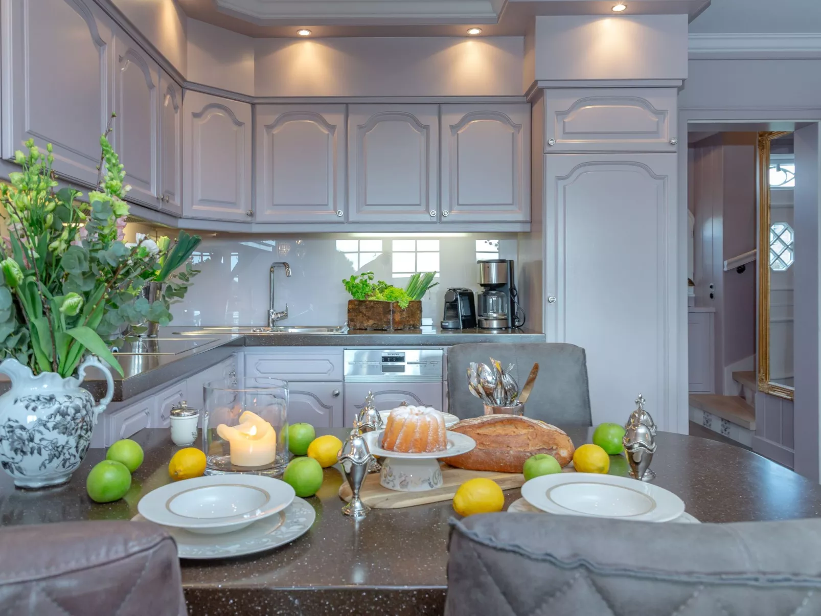 Wünderschöner Hausteil mit Garten-Inside