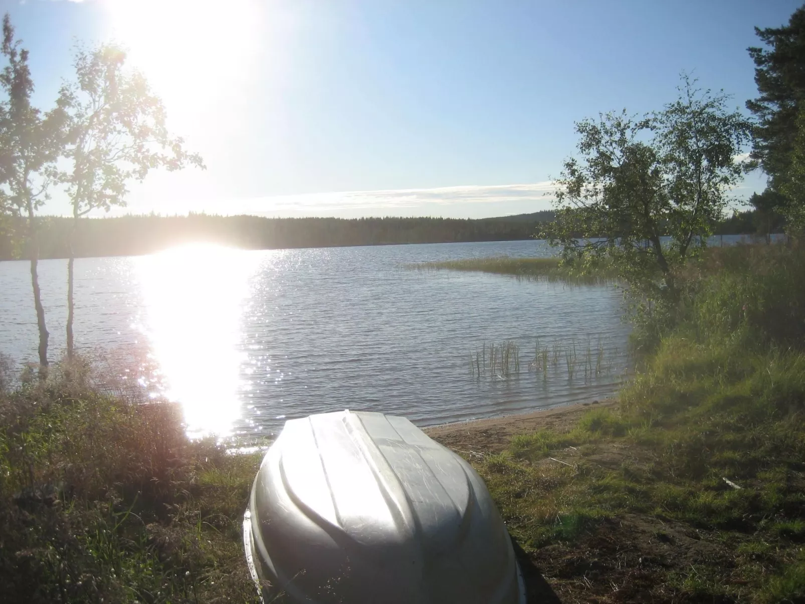 Schwedisches Holzhaus mit Grill und Terrasse-Draußen