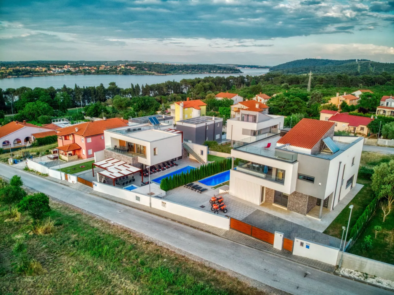 Leon's Holiday Homes-Dehors