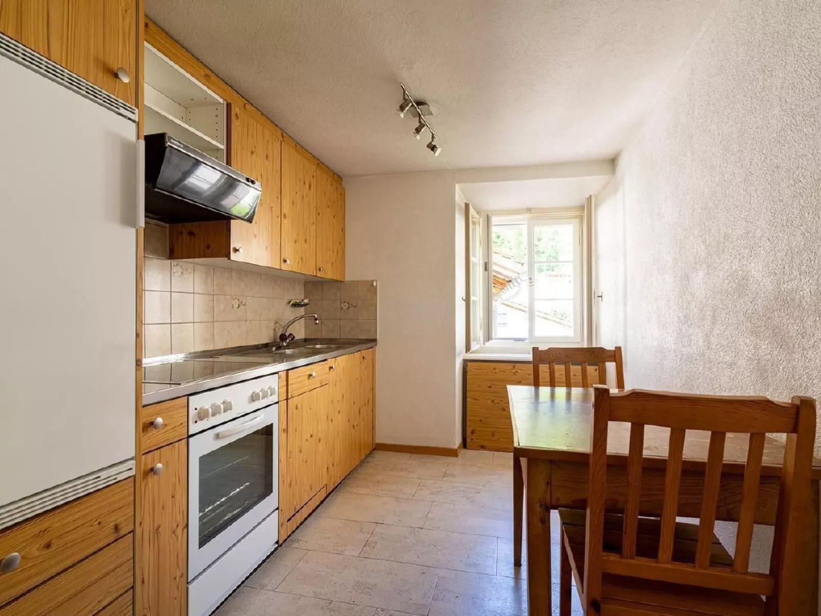 Chesa Somvih 2-Drinnen