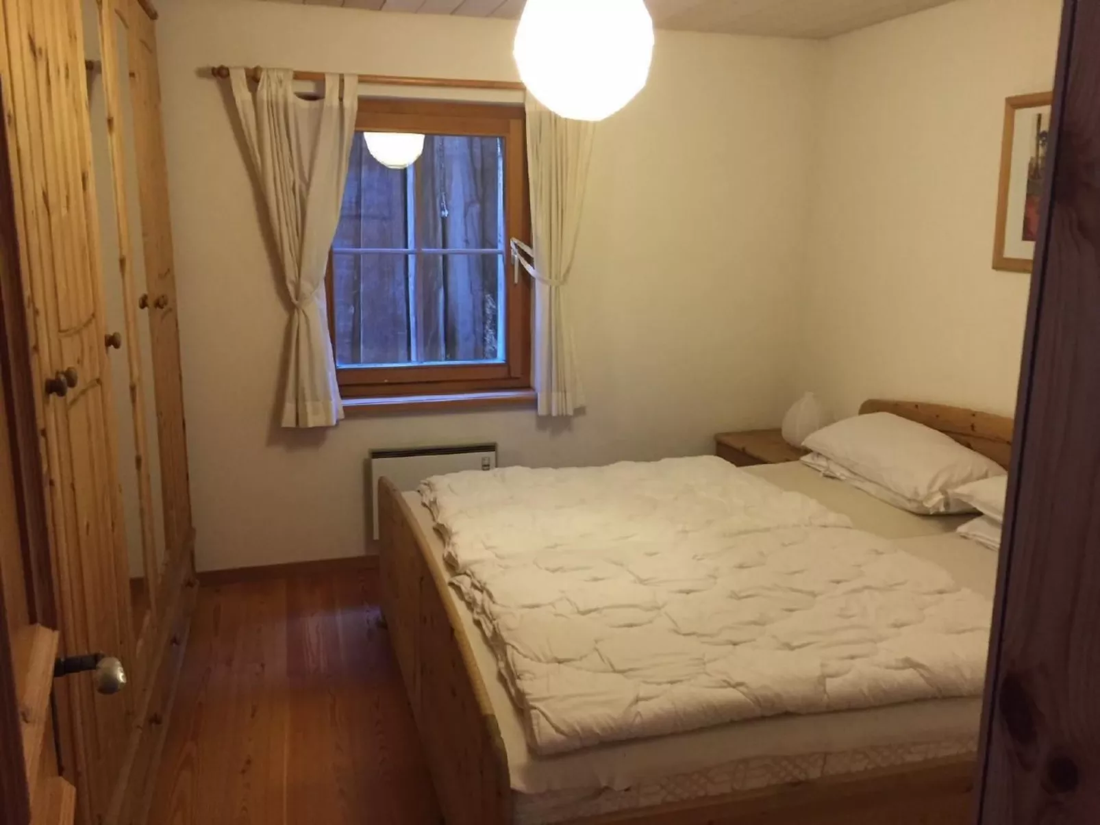 Curtin Sot 15a-Drinnen