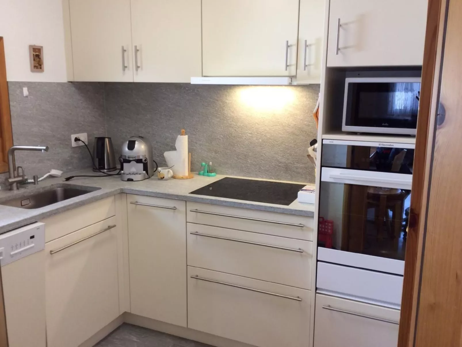 Via charels sur 8-Dedans