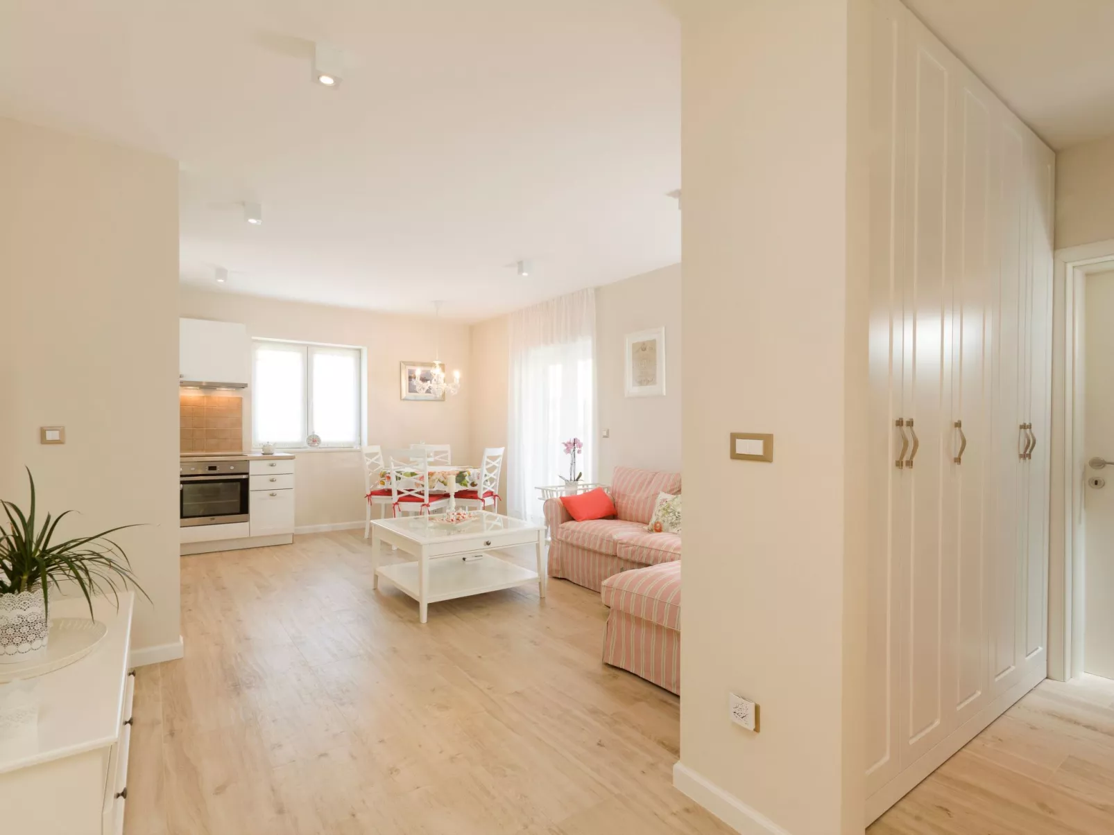 Luxuriöse Steinvilla mit privatem Swimmingpool und herrlichem Meerblick-Dedans