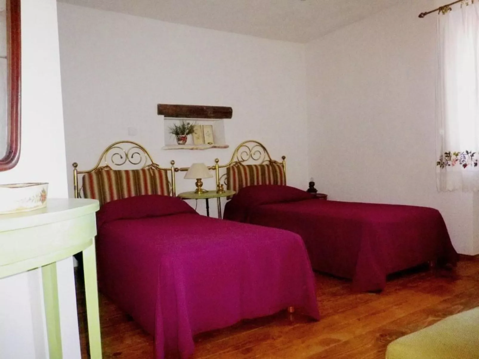 'Adri' mit Wasserblick-Drinnen