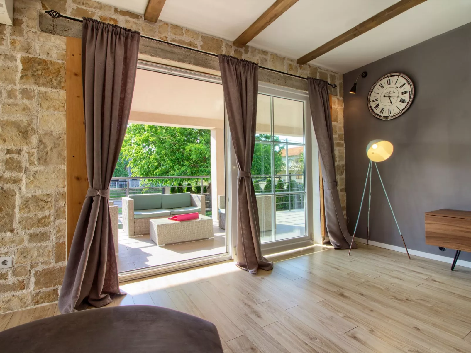 Ferienvilla 'Villa Nikolina' mit privatem Pool-Drinnen