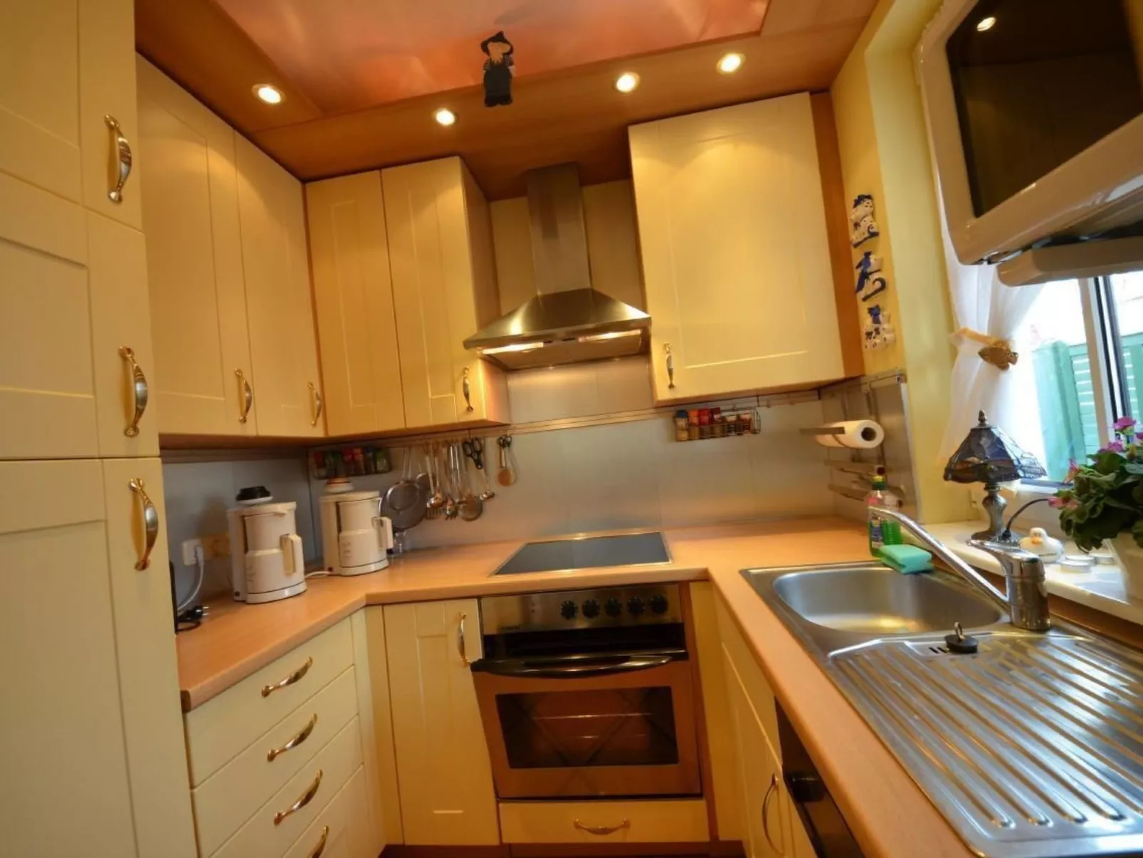 Haus Komoran-Image-tags.info