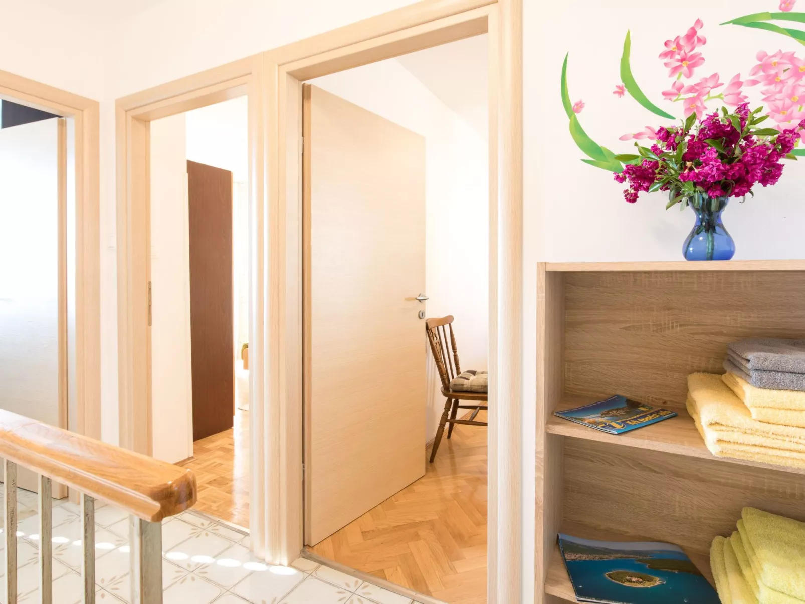 Mit Garten, Grill und Terrasse-Inside