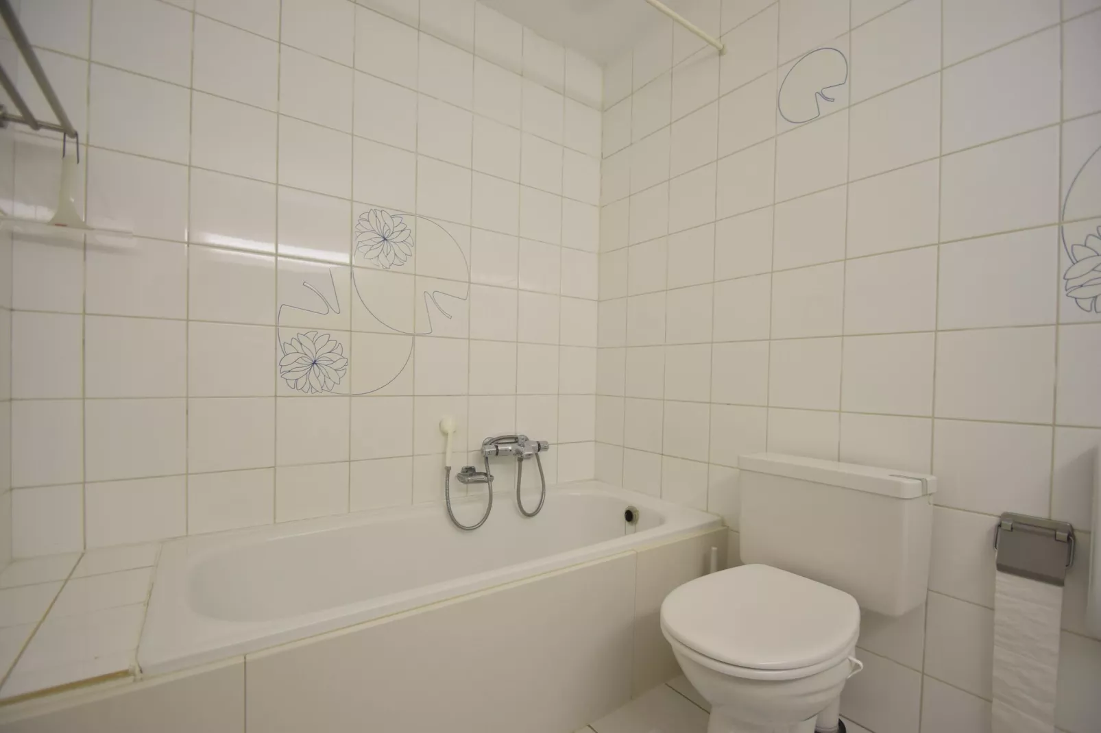 James Ensor 0304 3A-Bathroom