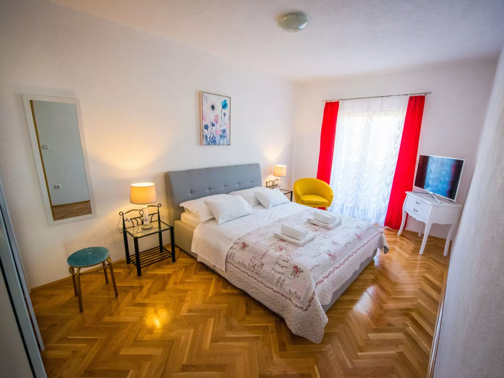 Haus in Grubine mit Außenpool-Drinnen