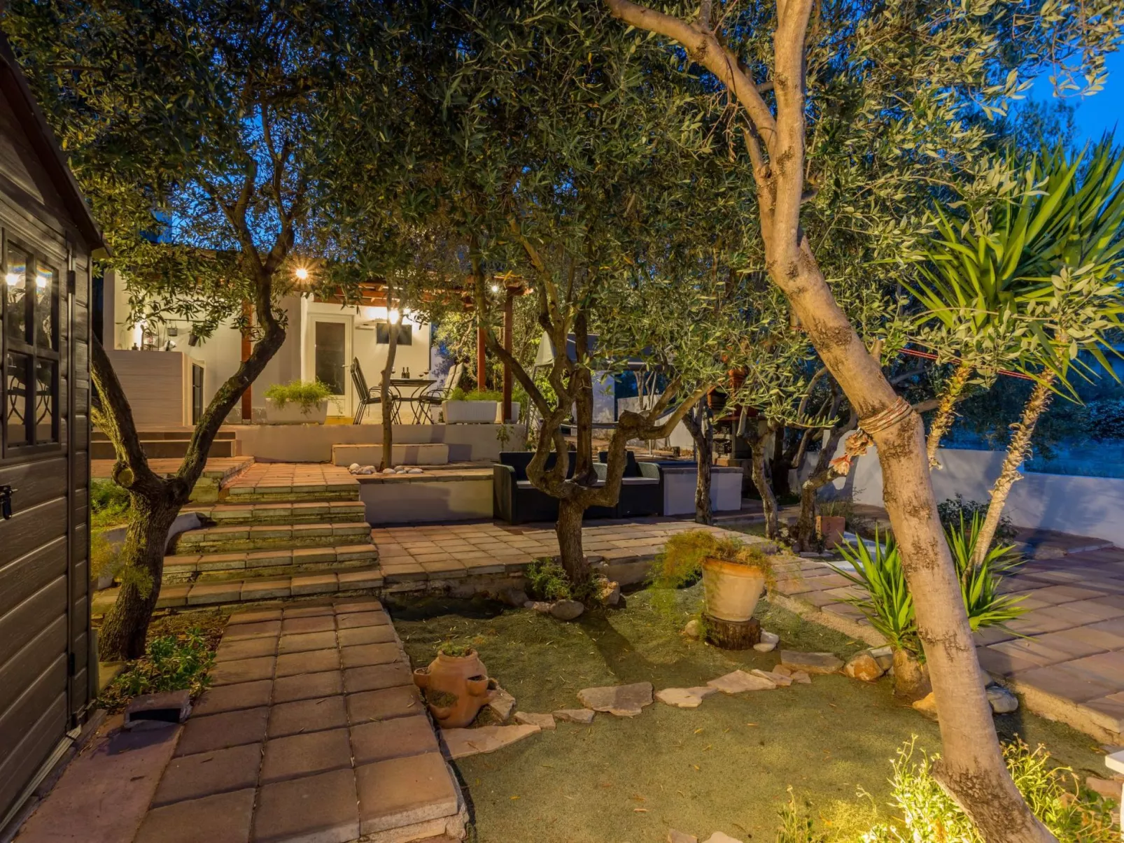 Geräumiges Ferienhaus mit Terrasse und Garten-Dehors