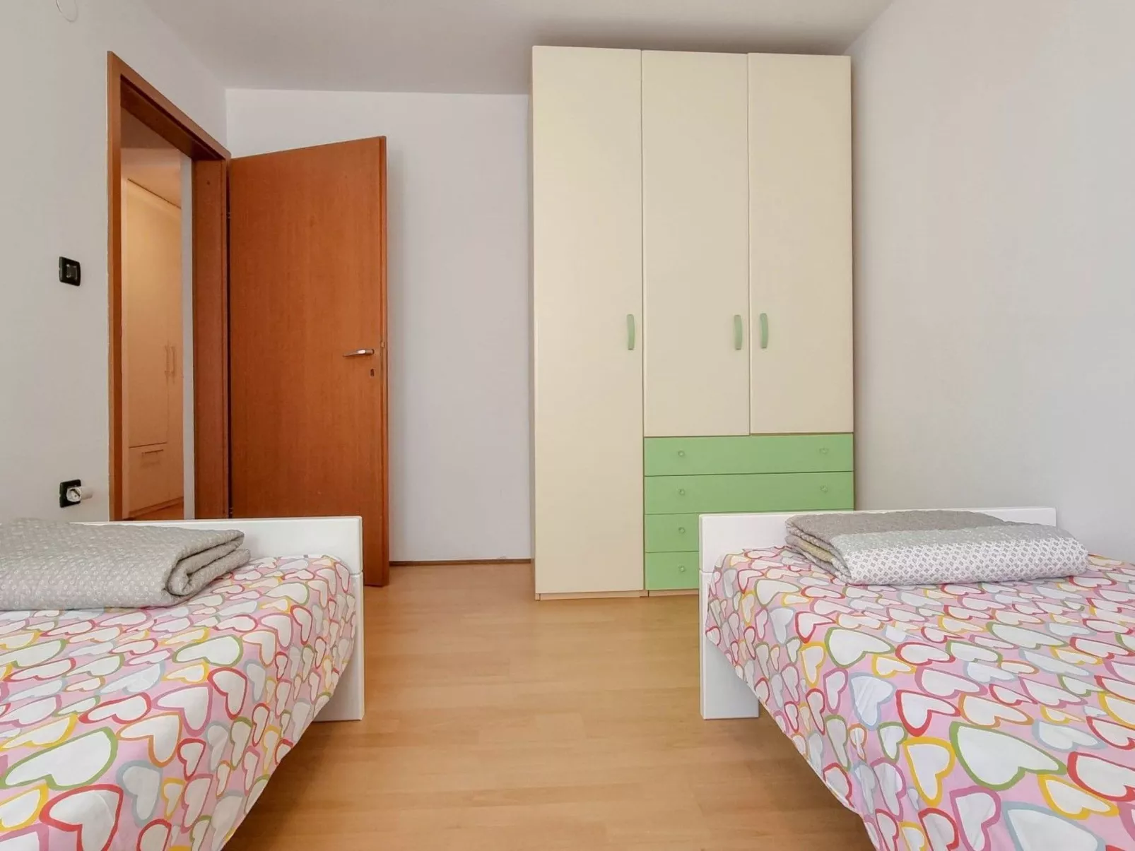 Für 4 Personen ca. 80 m&sup2; in Novigrad, Adriaküste Kroatien (Westküste von I-Drinnen