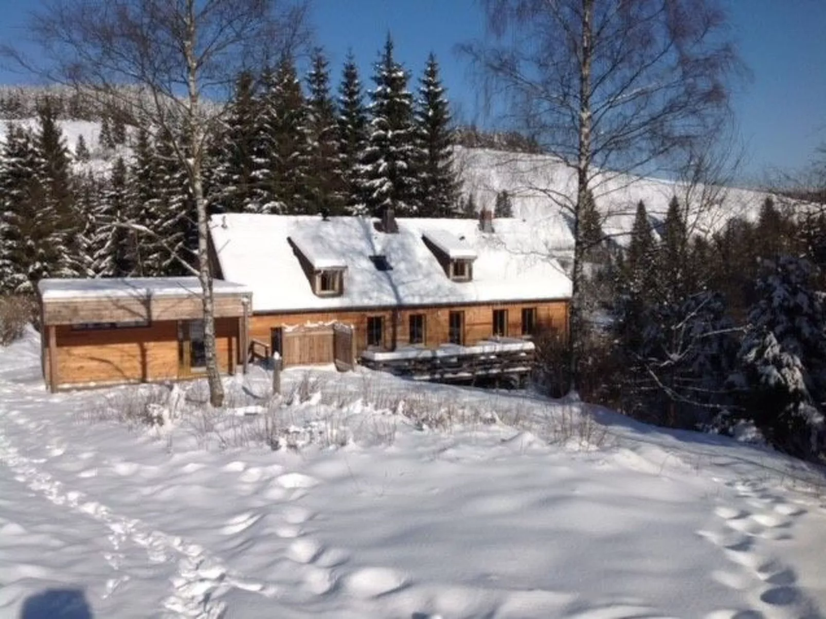 Urgemütliche Gruppenhütte mit Gartensauna-Dehors