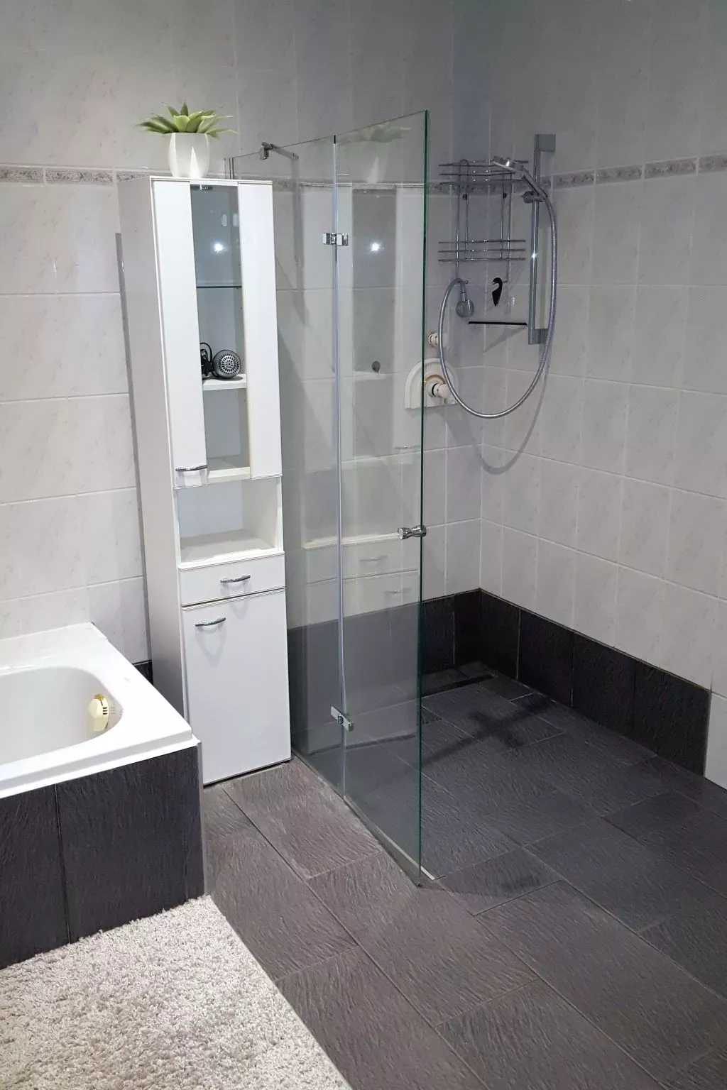 Private Ferienwohnung in Nordenham mit großem Garten-Drinnen